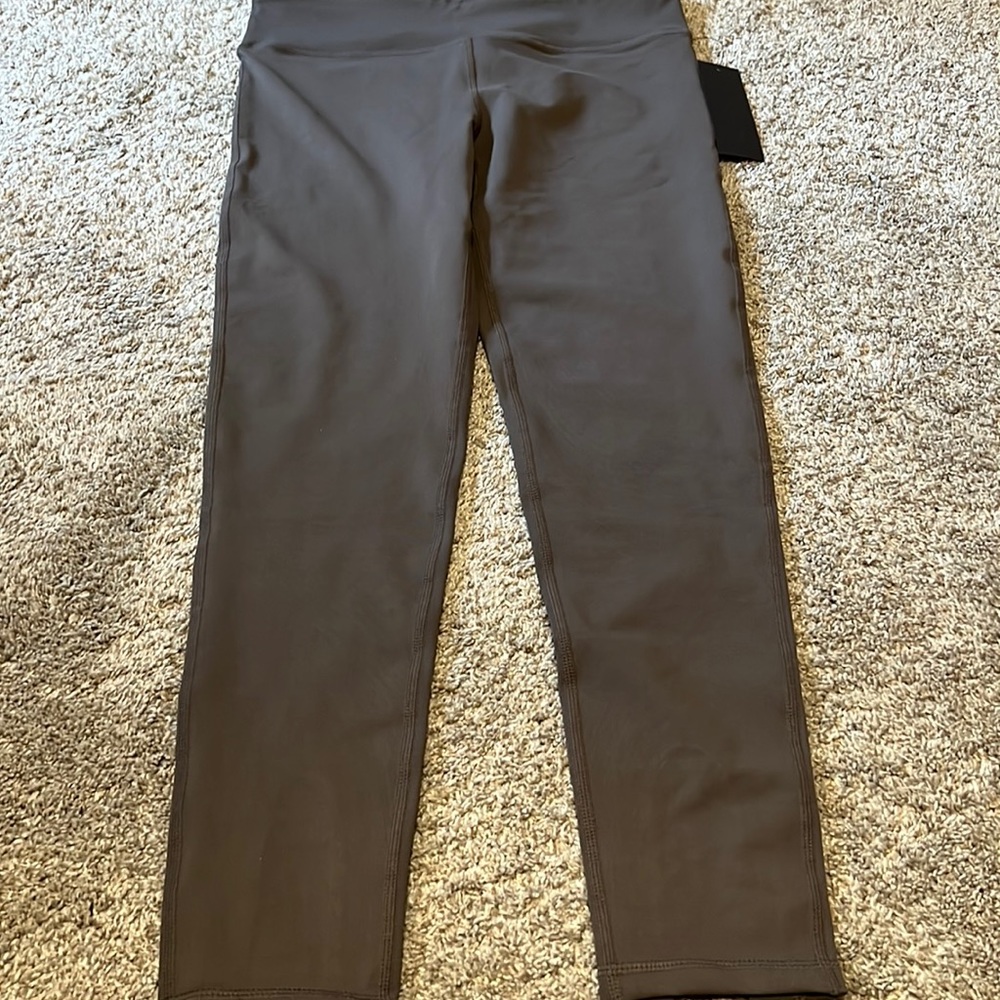 NWT Cris cross brown women’s size large work out pants by mono b